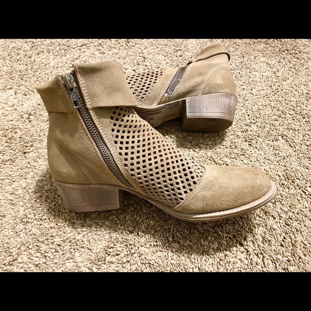 Never Wear; Worn Once